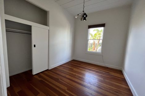 Photo of property in 44 Lynwood Road, New Lynn, Auckland, 0600