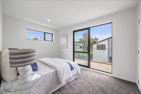 Photo of property in 49b Golf Road, New Lynn, Auckland, 0600