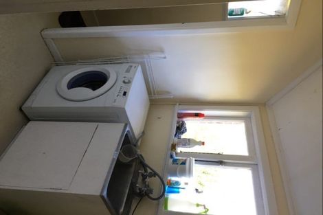 Photo of property in 52 Hutchinson Avenue, New Lynn, Auckland, 0600