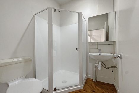 Photo of property in Endeavour Apartments, 19/125u Thorndon Quay, Pipitea, Wellington, 6011