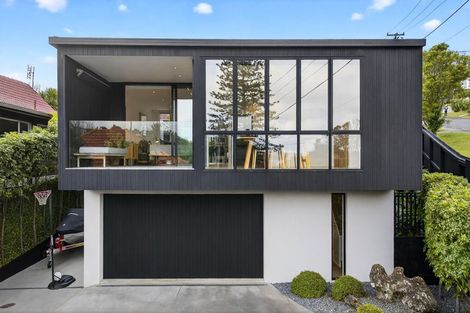 Photo of property in 1/517 Beach Road, Murrays Bay, Auckland, 0630