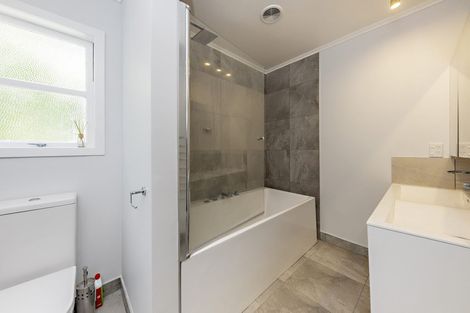 Photo of property in 30a Holland Street, Pukekohe, 2120