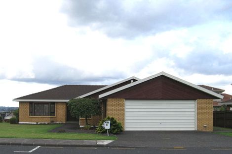 Photo of property in 16 Luckens Road, West Harbour, Auckland, 0618