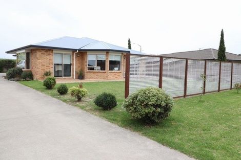 Photo of property in 3 Gilligan Close, College Estate, Whanganui, 4500