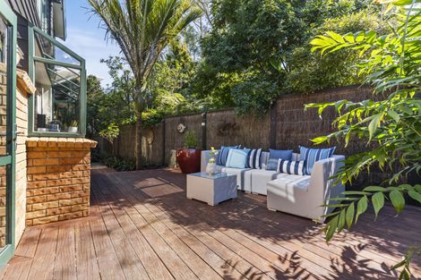 Photo of property in 1/28 Sale Street, Cockle Bay, Auckland, 2014