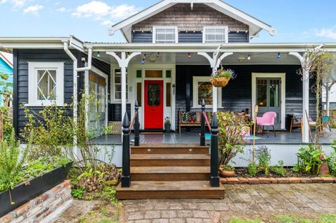 Photo of property in 112a Hine Street, New Plymouth, 4310