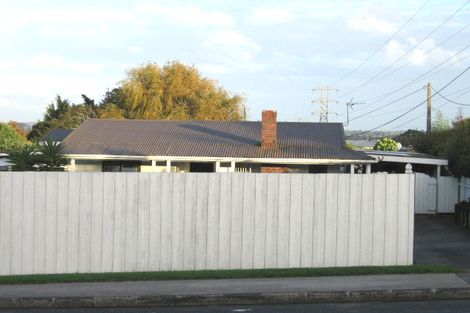 Photo of property in 63 Roberts Road, Te Atatu South, Auckland, 0610