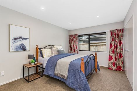 Photo of property in 9 Glenorchy Way, Aotea, Porirua, 5024