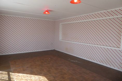 Photo of property in 44 Escort Grove, Awapuni, Palmerston North, 4412