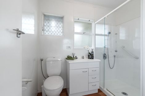 Photo of property in 2/5 Margaret Place, Milford, Auckland, 0620