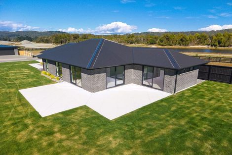 Photo of property in 11a Hinau Crescent, Kaiata, Greymouth, 7805