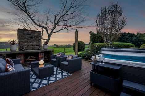 Photo of property in 104 Pitt Road, Hillsborough, New Plymouth, 4372