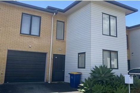 Photo of property in 12 Verdale Circle, Glen Eden, Auckland, 0602