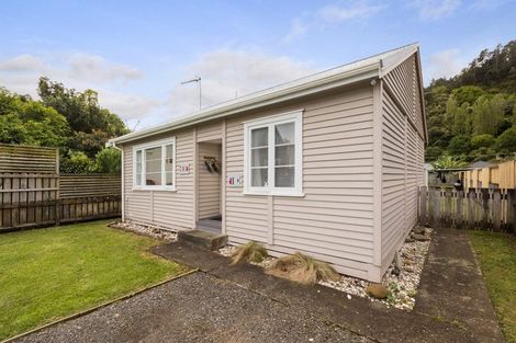 Photo of property in 102 Prices Avenue, Thames, 3500