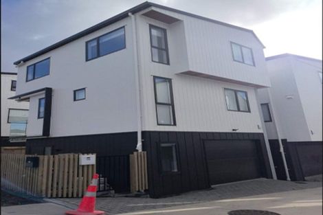 Photo of property in 14a Elcoat Avenue, Te Atatu South, Auckland, 0610