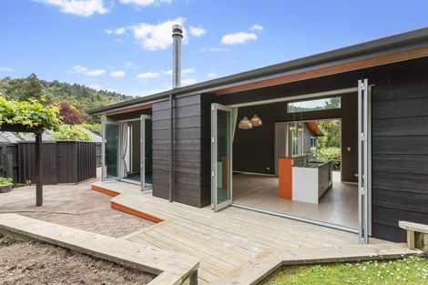 Photo of property in 5 Jays Road, Titirangi, Auckland, 0604