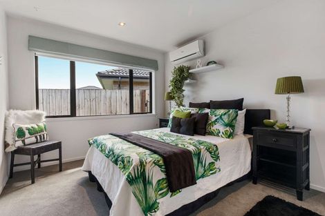 Photo of property in 32 Ripple Grove, Waiuku, 2123