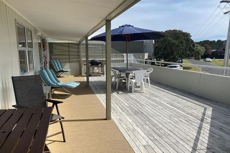 Photo of property in 320 Ocean Road, Whangamata, 3620