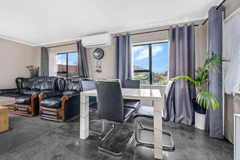 Photo of property in 2/33 Seaward Place, Wattle Downs, Auckland, 2103
