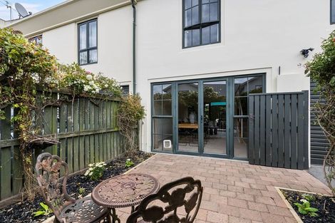Photo of property in 5 Gracefield Avenue, Christchurch Central, Christchurch, 8013