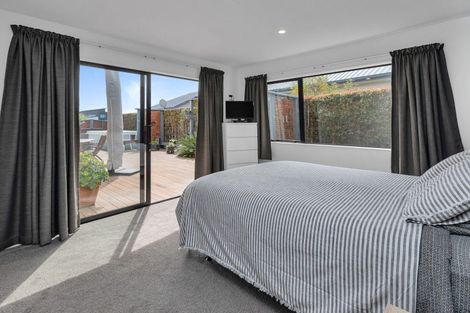 Photo of property in 11 Waitemata Drive, One Tree Point, 0118