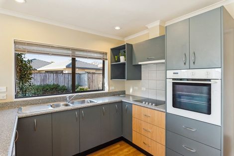 Photo of property in 32 Monarch Place, Paraparaumu Beach, Paraparaumu, 5032