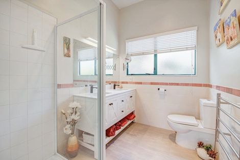 Photo of property in 12 Ascot Way, Orewa, 0931