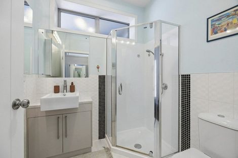 Photo of property in 8a Doon Street, Vauxhall, Dunedin, 9013