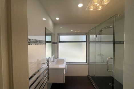 Photo of property in 8 Blethyn Place, Te Atatu South, Auckland, 0610