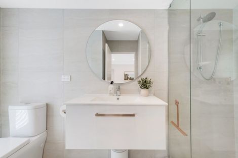Photo of property in 16b Cairngorm Place, Highland Park, Auckland, 2010