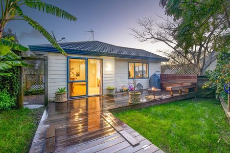 Photo of property in 23 Jelas Road, Red Beach, 0932