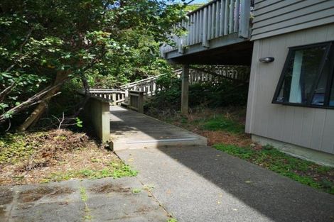 Photo of property in 4 Leadley Lane, Tawa, Wellington, 5028