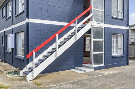 Photo of property in 218u1 Onepu Road, Lyall Bay, Wellington, 6022