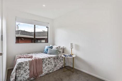 Photo of property in 1/1 Meadowvale Avenue, Forrest Hill, Auckland, 0620