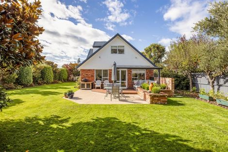 Photo of property in 51 Bryndwr Road, Bryndwr, Christchurch, 8052
