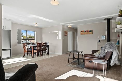 Photo of property in 97 Hyperion Drive, Randwick Park, Auckland, 2105