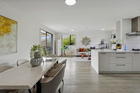 Photo of property in 35 Jadewynn Drive, Massey, Auckland, 0614