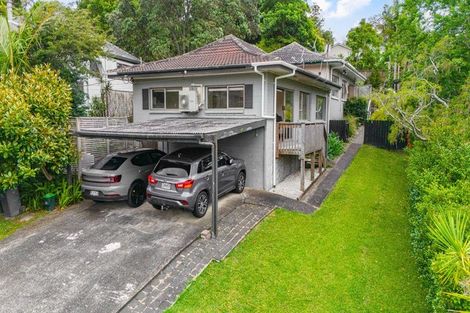Photo of property in 1/43 Seaton Road, Murrays Bay, Auckland, 0630