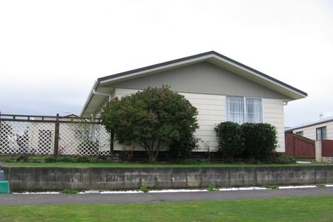 Photo of property in 24 Cargill Grove, Kelvin Grove, Palmerston North, 4414