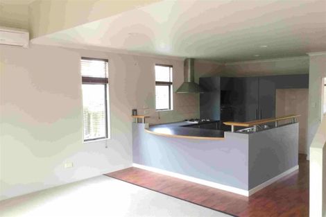 Photo of property in 38 Vinograd Drive, Te Atatu Peninsula, Auckland, 0610