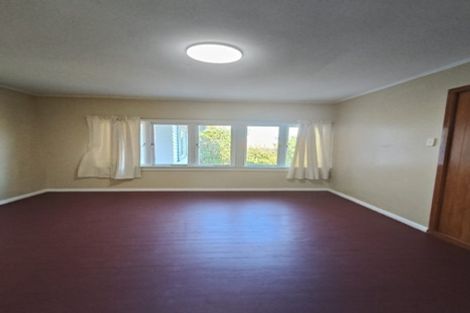Photo of property in 14 Kokiri Street, Te Atatu South, Auckland, 0610