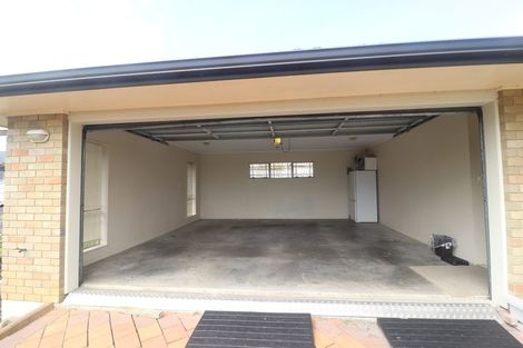 Photo of property in 6 Silkwood Grove, Totara Heights, Auckland, 2105