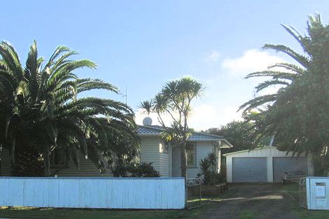Photo of property in 25 Te Kupe Road, Paraparaumu Beach, Paraparaumu, 5032