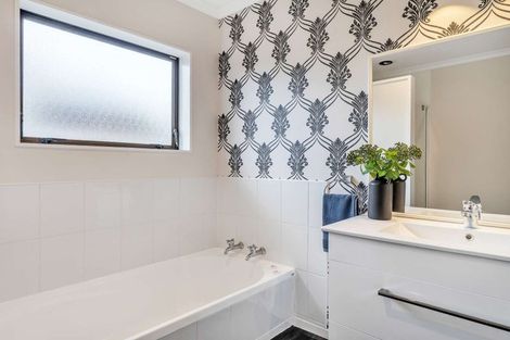 Photo of property in 1 Loader Place, Tawhero, Whanganui, 4501