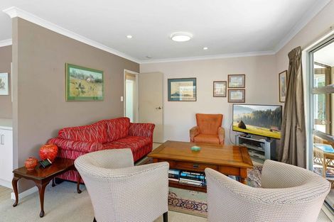 Photo of property in 16 Iti Grove, Waikanae, 5036