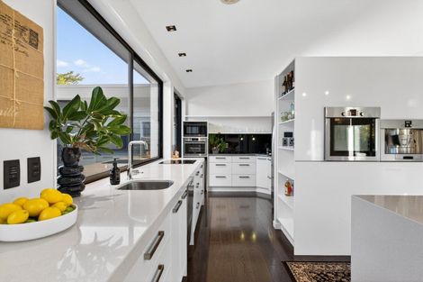 Photo of property in 27 Jervois Road, Jervoistown, Napier, 4112