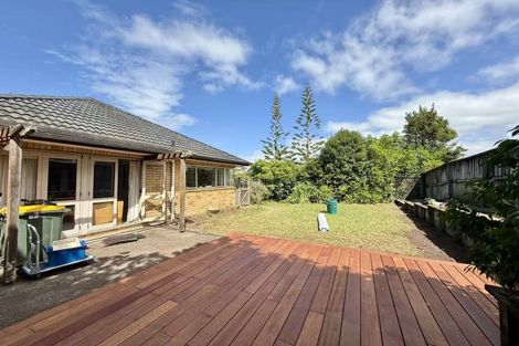Photo of property in 6 Buncrana Place, Pinehill, Auckland, 0632