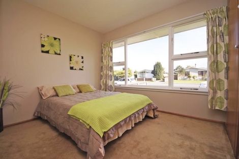 Photo of property in 32 Skerten Avenue, Hornby, Christchurch, 8042
