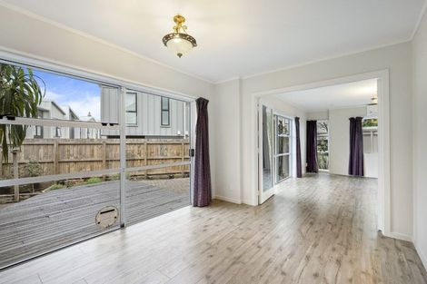 Photo of property in 2/5 Stanley Avenue, Milford, Auckland, 0620