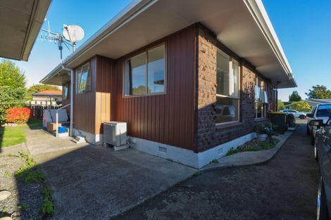 Photo of property in 10 Te Kama Street, Levin, 5510